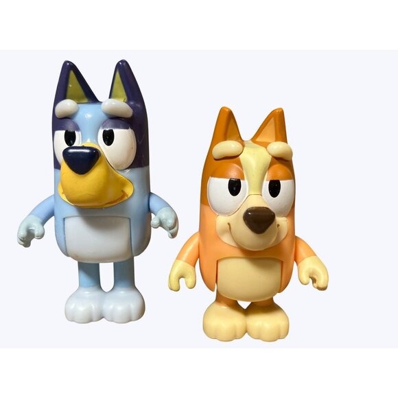 Bluey Family Figurine Set of 3 Action Figures - Picture 2 of 8